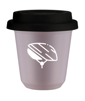 Kubek 150 ml LAWENDOWY "Kask (biały)", z czarną pokrywką Kubek 150 ml LAWENDOWY "Kask (biały)", z czarną pokrywką