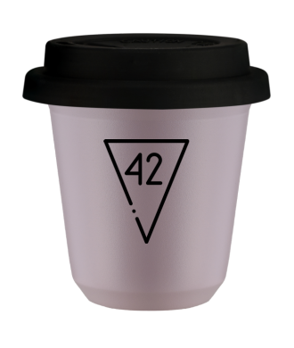 Kubek 150 ml LAWENDOWY "42", z czarną pokrywką Kubek 150 ml LAWENDOWY "42", z czarną pokrywką