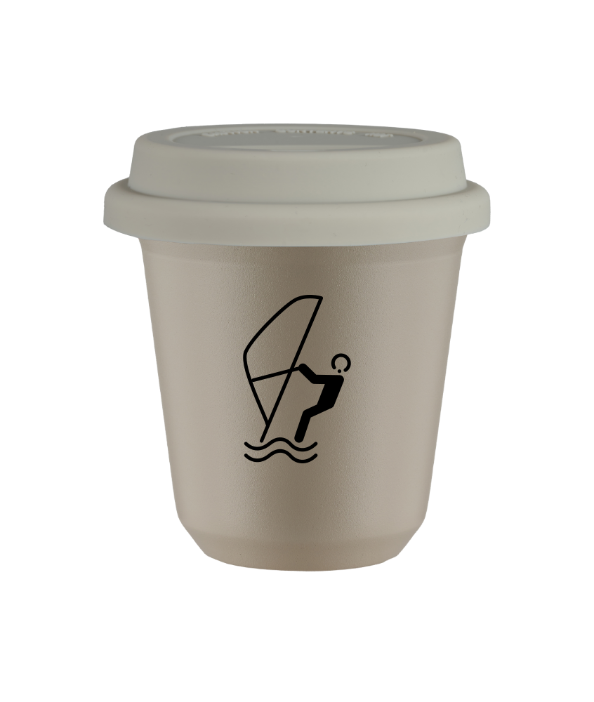 Kubek 80 ml BEŻOWY "Sporty wodne (czarny)", z białą pokrywką Kubek 80 ml BEŻOWY "Sporty wodne (czarny)", z białą pokrywką