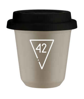 Kubek 80 ml BEŻOWY "42 (biały)", z czarną pokrywką Kubek 80 ml BEŻOWY "42 (biały)", z czarną pokrywką