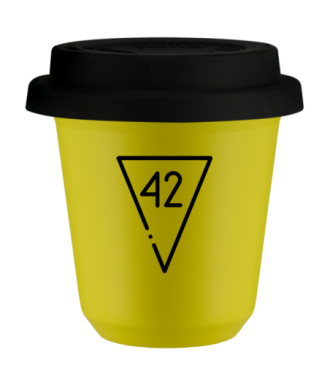 Kubek 80 ml ŻÓŁTY "42 (czarny)", z czarną pokrywką Kubek 80 ml ŻÓŁTY "42 (czarny)", z czarną pokrywką