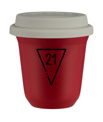 Kubek 240 ml CZERWONY "21 (czarny)", z białą pokrywką Kubek 240 ml CZERWONY "21 (czarny)", z białą pokrywką
