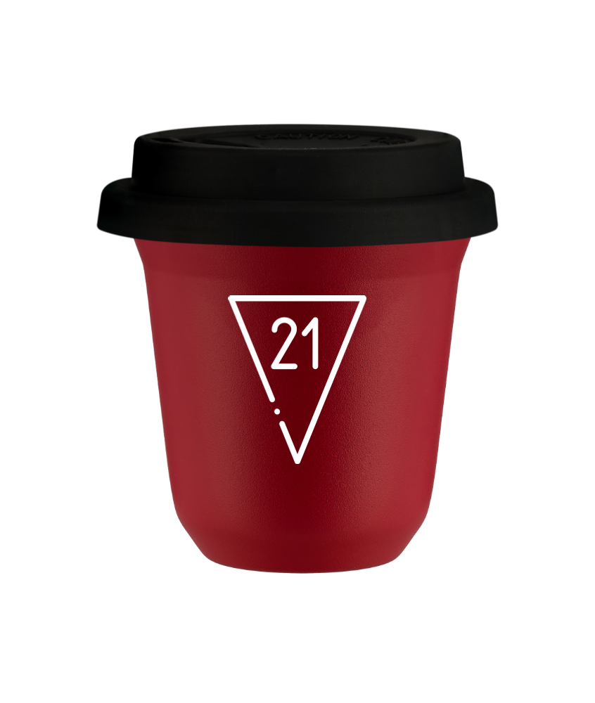 Kubek 240 ml CZERWONY "21 (biały)", z czarną pokrywką