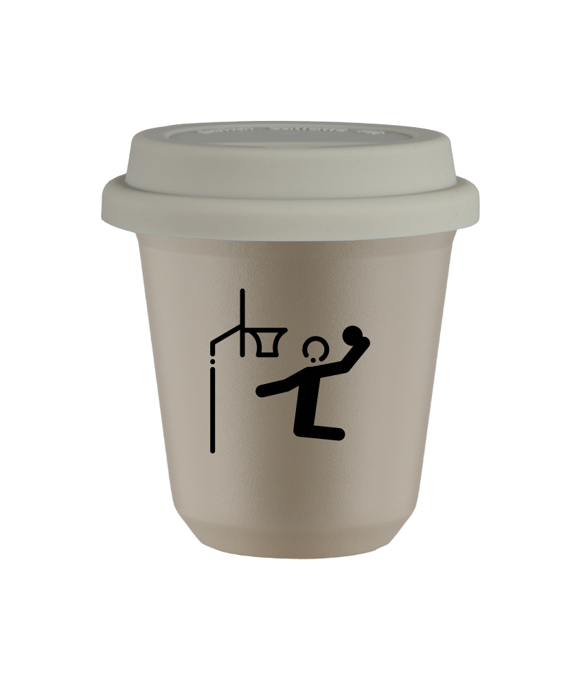 Kubek 150 ml BEŻOWY "Koszykówka", z białą pokrywką