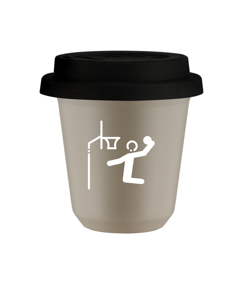 Kubek 150 ml BEŻOWY "Koszykówka (biały)", z czarną pokrywką