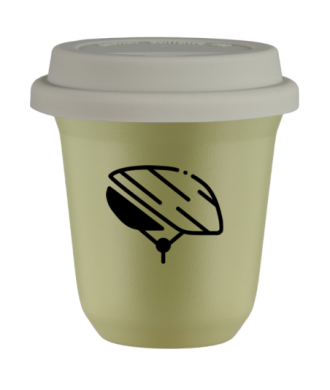 Kubek 240 ml PISTACJOWY "Kask", z białą pokrywką Kubek 240 ml PISTACJOWY "Kask", z białą pokrywką