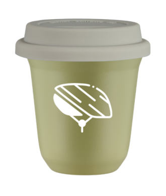 Kubek 240 ml PISTACJOWY "Kask (biały)", z białą pokrywką Kubek 240 ml PISTACJOWY "Kask (biały)", z białą pokrywką