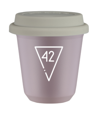 Kubek 240 ml LAWENDOWY "42 (biały)", z białą pokrywką Kubek 240 ml LAWENDOWY "42 (biały)", z białą pokrywką