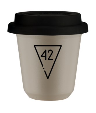 Kubek 80 ml BEŻOWY "42 (czarny)", z czarną pokrywką Kubek 80 ml BEŻOWY "42 (czarny)", z czarną pokrywką