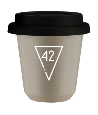 Kubek 80 ml BEŻOWY "42 (biały)", z czarną pokrywką Kubek 80 ml BEŻOWY "42 (biały)", z czarną pokrywką