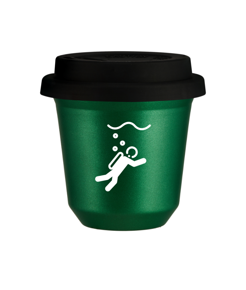 Kubek 150 ml ZIELONY METALIC "Nurkowanie (biały)", z czarną pokrywką