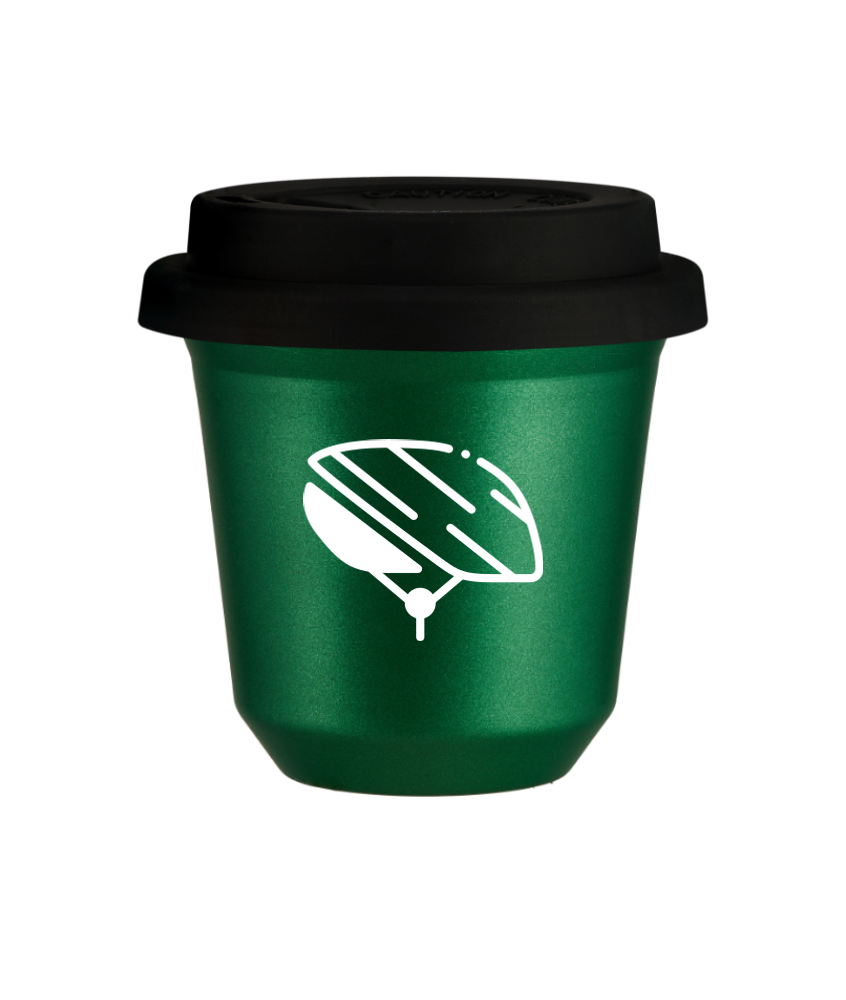 Kubek 150 ml ZIELONY METALIC "Kask (biały)", z czarną pokrywką