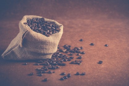 Kubek termiczny na kawę na wynos, jak wybrać idealny?