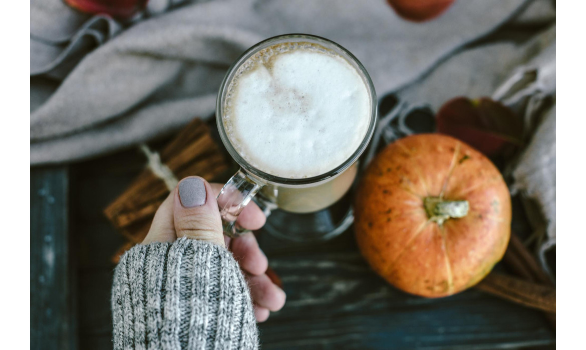 Przepis na Pumpkin Spice Latte - jak zrobić dyniową kawę i syrop?
